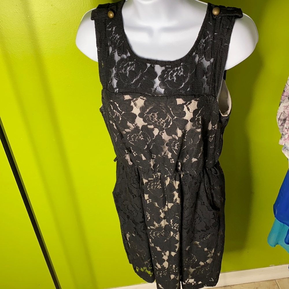 Laced mini dress black with pockets